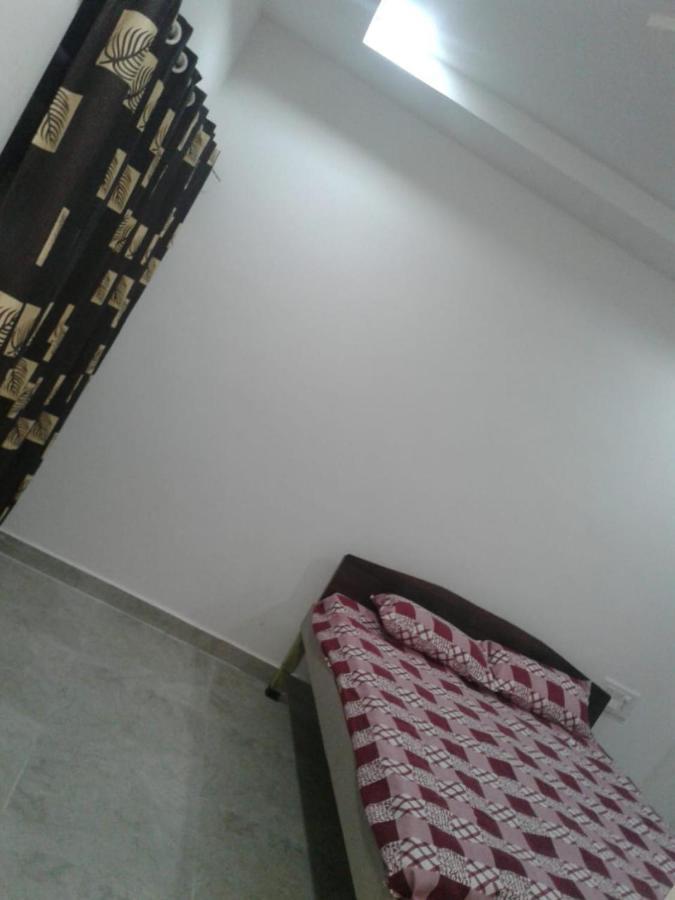 Chintamani Beach House Hotell Mālvan Exteriör bild